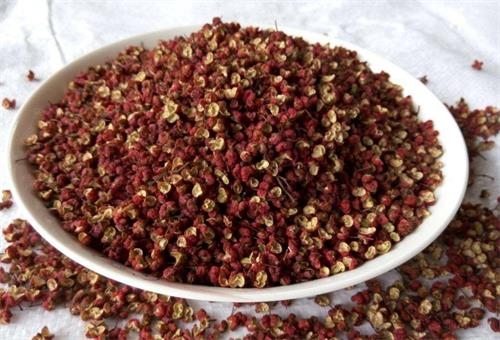 潘显兵：飞“蝗”腾达